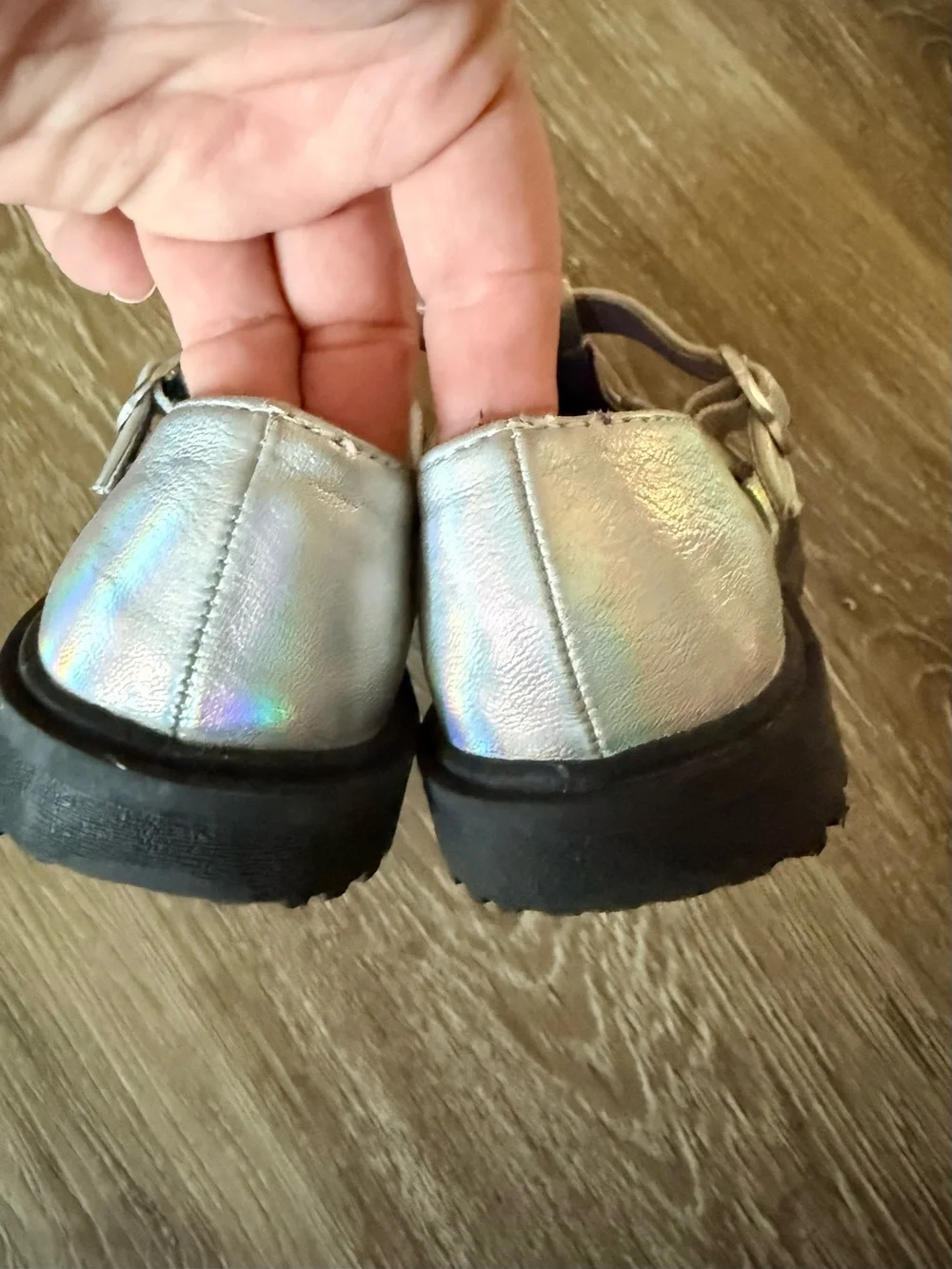 Girl’s Old Navy Silver Metallic chunky Mary Janes
